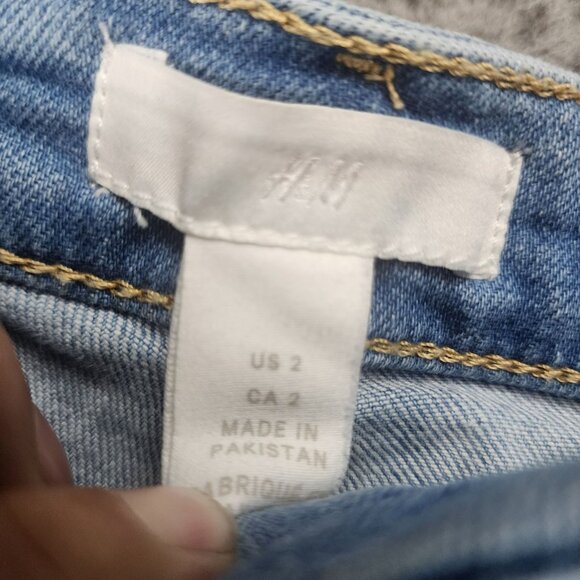 H&M Shorts Womens 2 Light Wash Stretch Mid Rise Denim Jeans - Picture 3 of 11